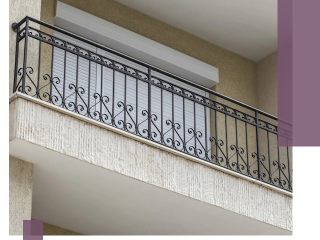 Балконные ограждения из металла и стекла в Пугачёве для домов