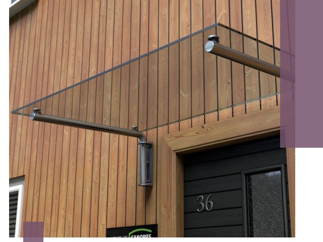 Стеклянные козырьки на входы и фасады в Пугачёве