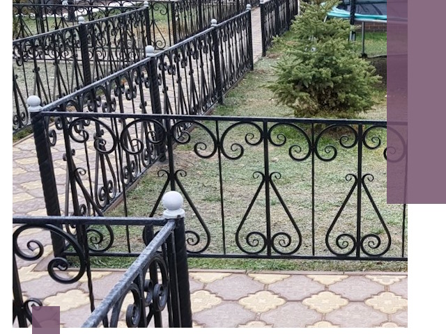 Кованые газонные ограждения под ключ в Пугачёве